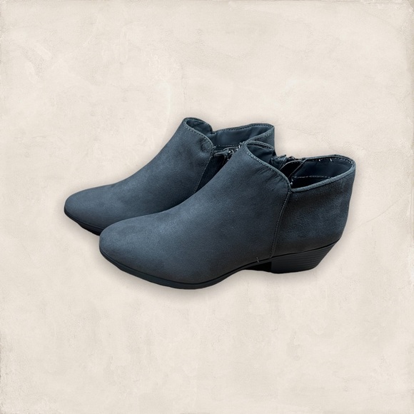 Women Style and Co. Wileyy Ankle Booties - Picture 3 of 8